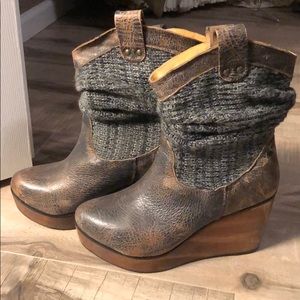 Super cute Bed Stu wedge bootie in brown
